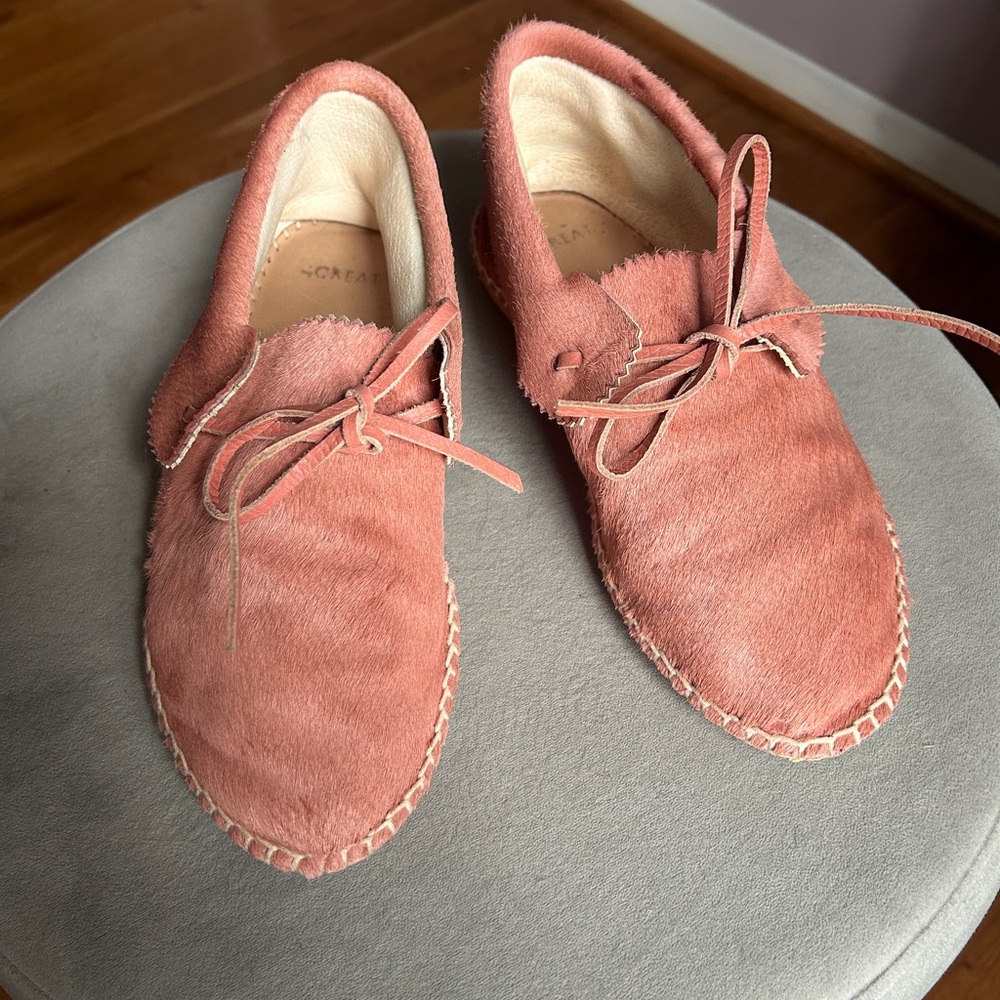 THE GREAT. Women's Dusty Pink Moccasins